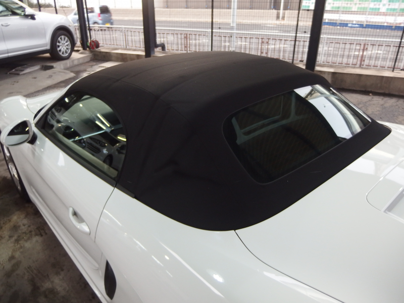 ポルシェ&nbsp;718 ボクスター&nbsp;スポーツクロノパッケージ　正規ディーラー車　右ハンドル　シートヒーター  オートエアコン　純正ナビ　社外地デジチューナー&nbsp;中古車