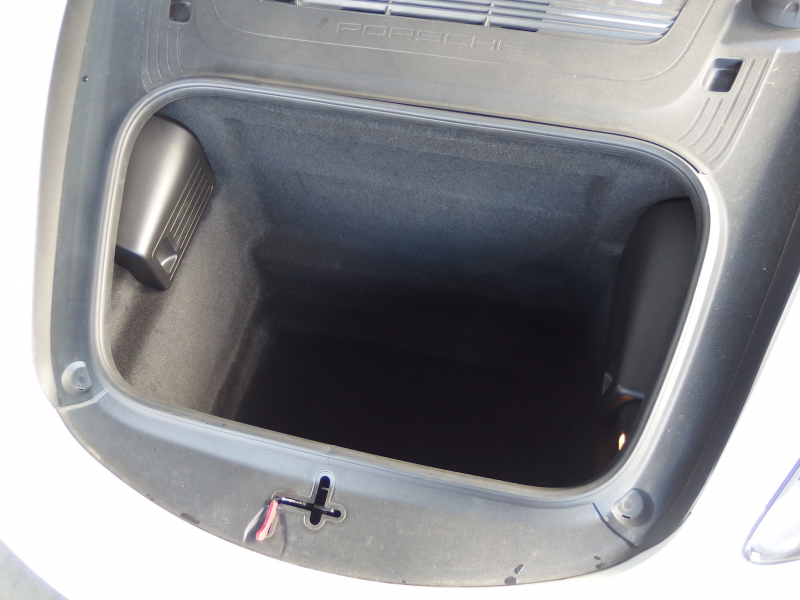 ポルシェ&nbsp;718 ボクスター&nbsp;スポーツクロノパッケージ　正規ディーラー車　右ハンドル　シートヒーター  オートエアコン　純正ナビ　社外地デジチューナー&nbsp;中古車