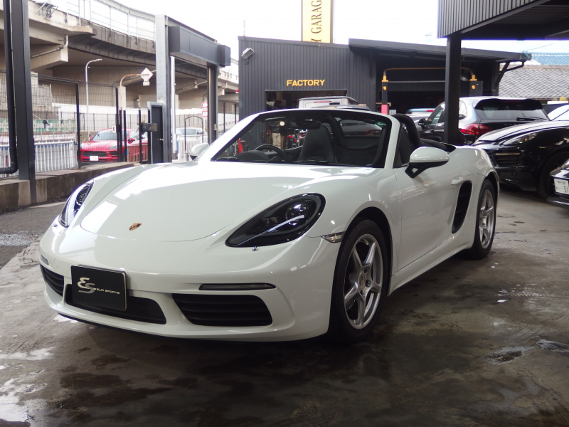 ポルシェ&nbsp;718 ボクスター&nbsp;スポーツクロノパッケージ　正規ディーラー車　右ハンドル　シートヒーター  オートエアコン　純正ナビ　社外地デジチューナー&nbsp;中古車
