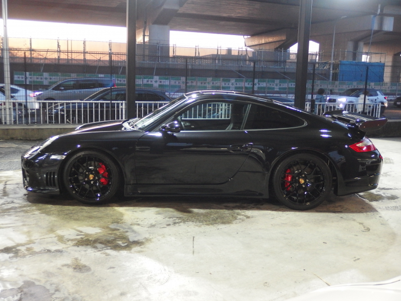 ポルシェ 911(Type997) カレラS 右ハンドル　正規ディーラー車　サンルーフ　EUR-GTエアロ　ESダウンサス　ESスポーツマフラー　社外19inアルミ 中古車