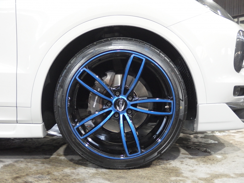 ポルシェ カイエン スポーツクロノパッケージ　EUR-GTエアロ　社外22in クレヨンオールペイント　エントリードライブ  CarPlay エアサス 中古車