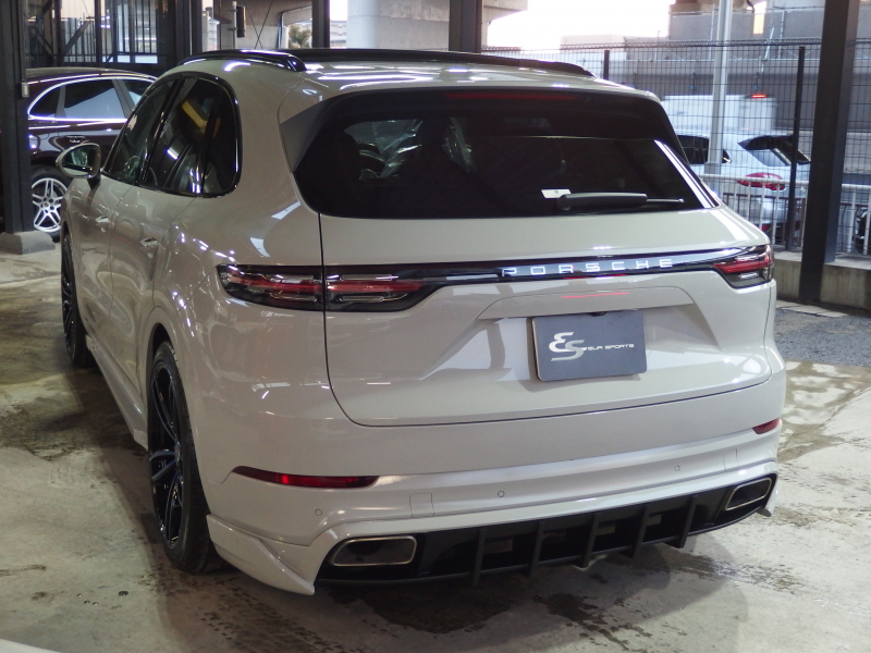 ポルシェ カイエン スポーツクロノパッケージ　EUR-GTエアロ　社外22in クレヨンオールペイント　エントリードライブ  CarPlay エアサス 中古車