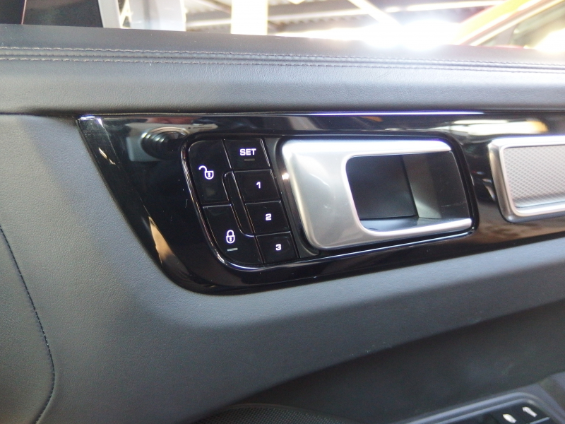 ポルシェ カイエン スポーツクロノパッケージ　EUR-GTエアロ　社外22in クレヨンオールペイント　エントリードライブ  CarPlay エアサス 中古車