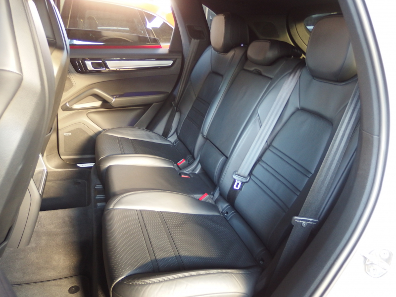 ポルシェ カイエン スポーツクロノパッケージ　EUR-GTエアロ　社外22in クレヨンオールペイント　エントリードライブ  CarPlay エアサス 中古車