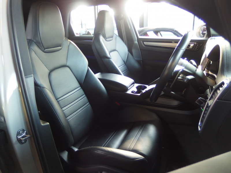 ポルシェ カイエン スポーツクロノパッケージ　EUR-GTエアロ　社外22in クレヨンオールペイント　エントリードライブ  CarPlay エアサス 中古車