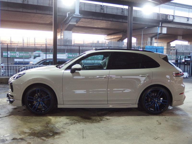 ポルシェ カイエン スポーツクロノパッケージ　EUR-GTエアロ　社外22in クレヨンオールペイント　エントリードライブ  CarPlay エアサス 中古車