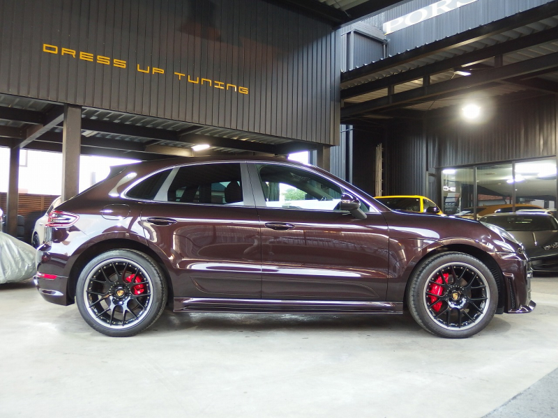 ポルシェ マカン S スポーツクロノパッケージ　正規ディーラー車　スマートキー　フロント左右シートヒーター   オールレザーインテリア 中古車