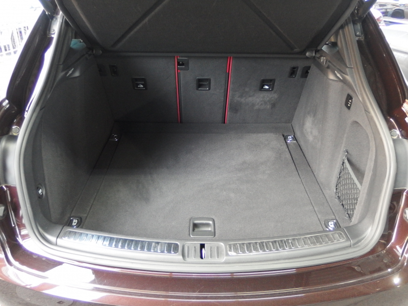 ポルシェ マカン S スポーツクロノパッケージ　正規ディーラー車　スマートキー　フロント左右シートヒーター   オールレザーインテリア 中古車