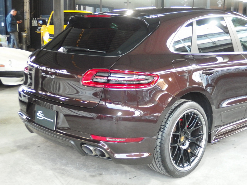 ポルシェ マカン S スポーツクロノパッケージ　正規ディーラー車　スマートキー　フロント左右シートヒーター   オールレザーインテリア 中古車