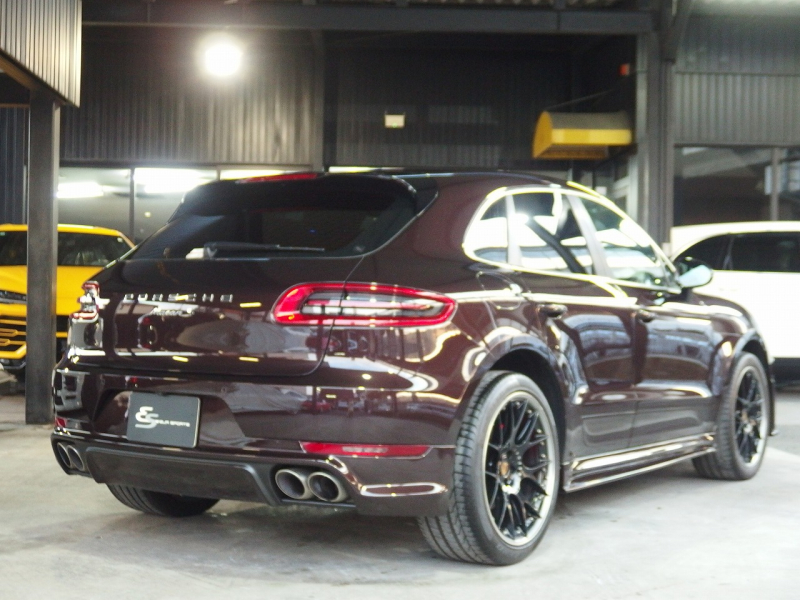 ポルシェ マカン S スポーツクロノパッケージ　正規ディーラー車　スマートキー　フロント左右シートヒーター   オールレザーインテリア 中古車