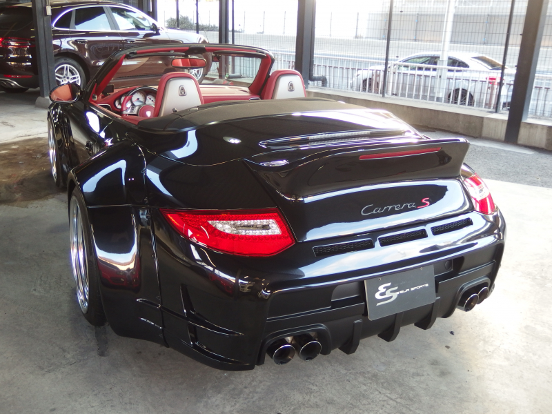 ポルシェ 911(Type997) カレラSカブリオレ　スポーツクロノPKG レッドレザー インテリア　ES可変バルブマフラー　社外ダックテール 中古車