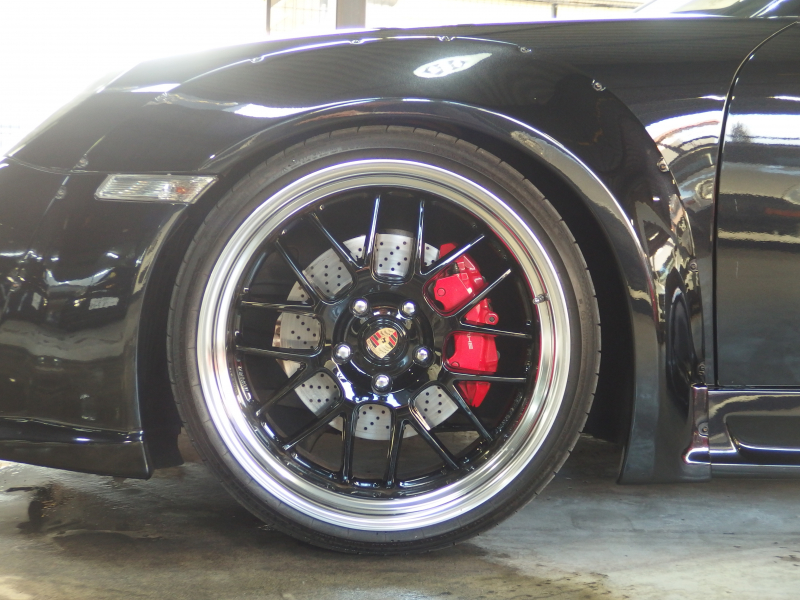 ポルシェ 911(Type997) カレラSカブリオレ　スポーツクロノPKG レッドレザー インテリア　ES可変バルブマフラー　社外ダックテール 中古車