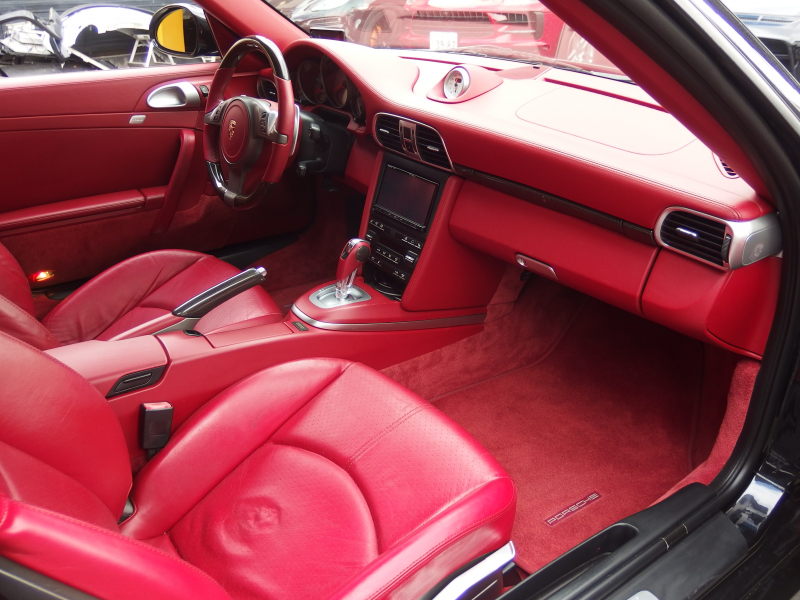 ポルシェ 911(Type997) カレラSカブリオレ　スポーツクロノPKG レッドレザー インテリア　ES可変バルブマフラー　社外ダックテール 中古車