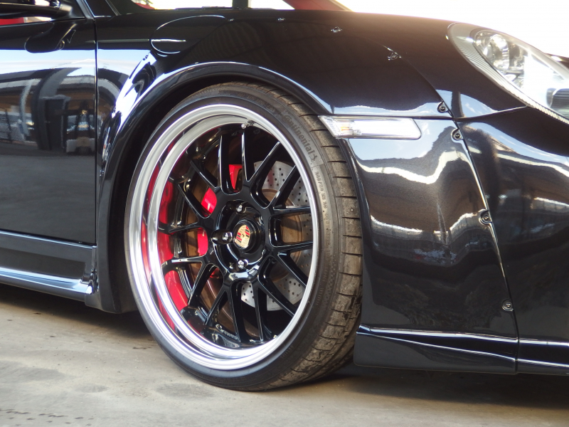 ポルシェ 911(Type997) カレラSカブリオレ　スポーツクロノPKG レッドレザー インテリア　ES可変バルブマフラー　社外ダックテール 中古車