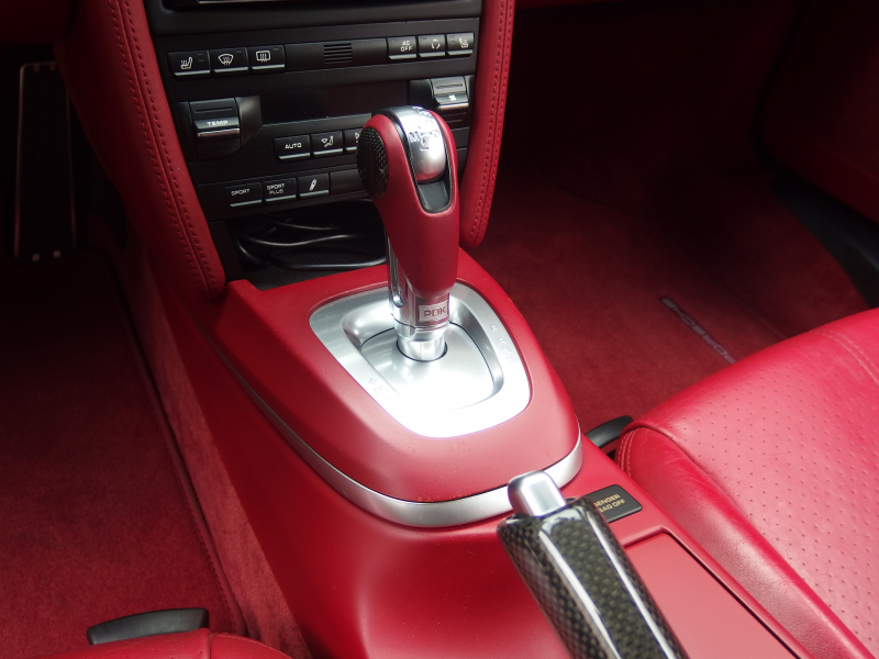 ポルシェ 911(Type997) カレラSカブリオレ　スポーツクロノPKG レッドレザー インテリア　ES可変バルブマフラー　社外ダックテール 中古車