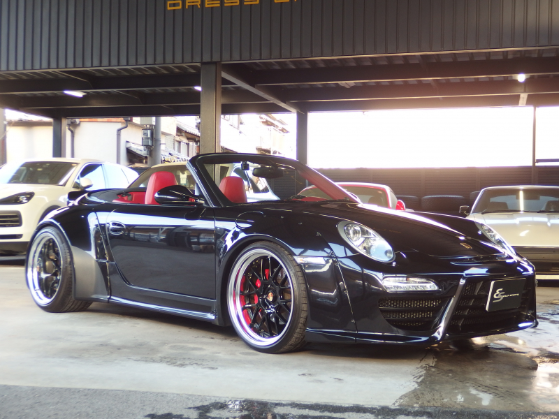 ポルシェ 911(Type997) カレラSカブリオレ　スポーツクロノPKG レッドレザー インテリア　ES可変バルブマフラー　社外ダックテール 中古車