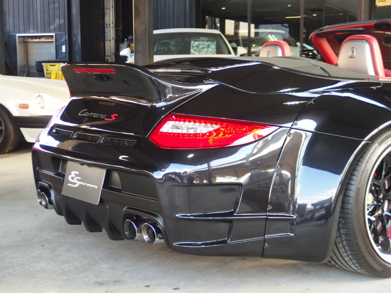 ポルシェ 911(Type997) カレラSカブリオレ　スポーツクロノPKG レッドレザー インテリア　ES可変バルブマフラー　社外ダックテール 中古車