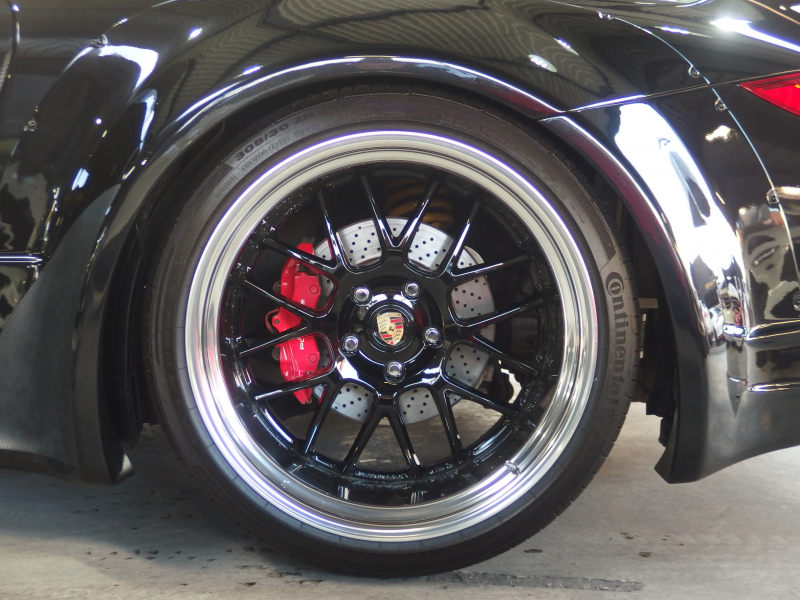 ポルシェ 911(Type997) カレラSカブリオレ　スポーツクロノPKG レッドレザー インテリア　ES可変バルブマフラー　社外ダックテール 中古車