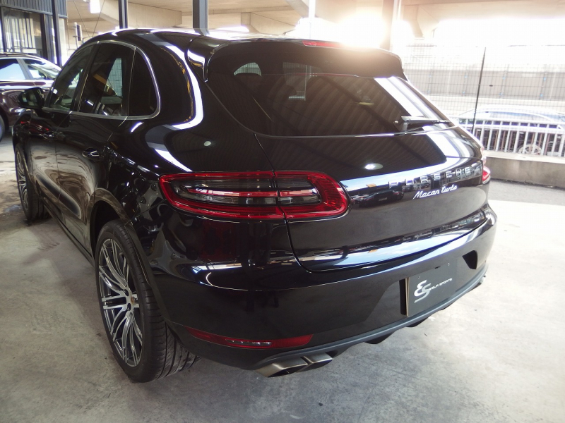 ポルシェ&nbsp;マカン&nbsp;ターボ 　正規D車　PDK　純正21inアルミ　オールレザーインテリア　アダプティブスポーツシート&nbsp;中古車