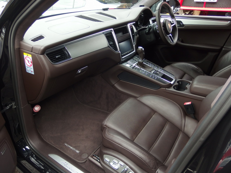 ポルシェ&nbsp;マカン&nbsp;ターボ 　正規D車　PDK　純正21inアルミ　オールレザーインテリア　アダプティブスポーツシート&nbsp;中古車