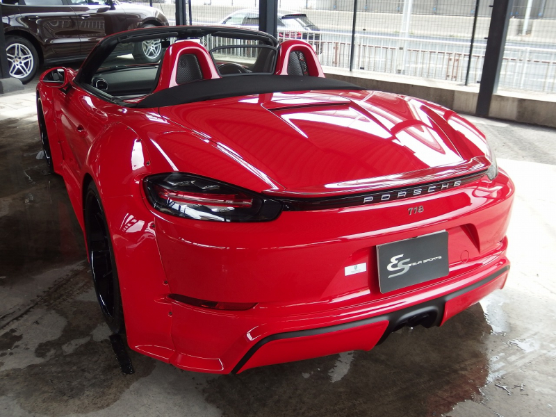 ポルシェ&nbsp;718 ボクスター&nbsp;EUR-GTワイドボディキット　専用21インチアルミホイール　社外ローダウンサス　スポクロPKG&nbsp;中古車