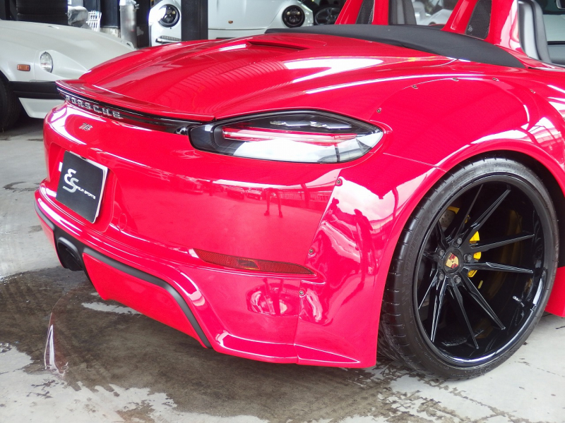 ポルシェ&nbsp;718 ボクスター&nbsp;EUR-GTワイドボディキット　専用21インチアルミホイール　社外ローダウンサス　スポクロPKG&nbsp;中古車