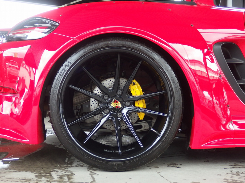 ポルシェ&nbsp;718 ボクスター&nbsp;EUR-GTワイドボディキット　専用21インチアルミホイール　社外ローダウンサス　スポクロPKG&nbsp;中古車