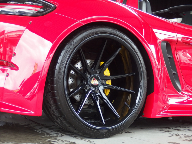 ポルシェ&nbsp;718 ボクスター&nbsp;EUR-GTワイドボディキット　専用21インチアルミホイール　社外ローダウンサス　スポクロPKG&nbsp;中古車