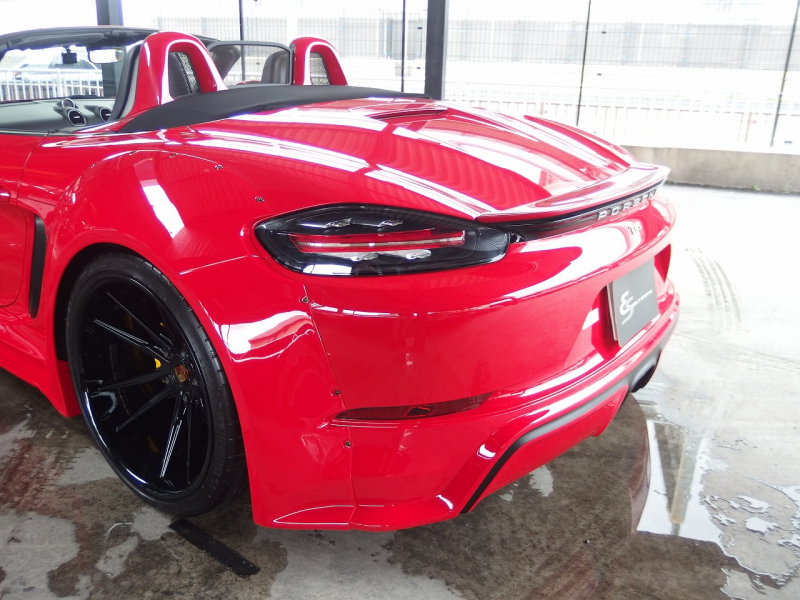 ポルシェ&nbsp;718 ボクスター&nbsp;EUR-GTワイドボディキット　専用21インチアルミホイール　社外ローダウンサス　スポクロPKG&nbsp;中古車