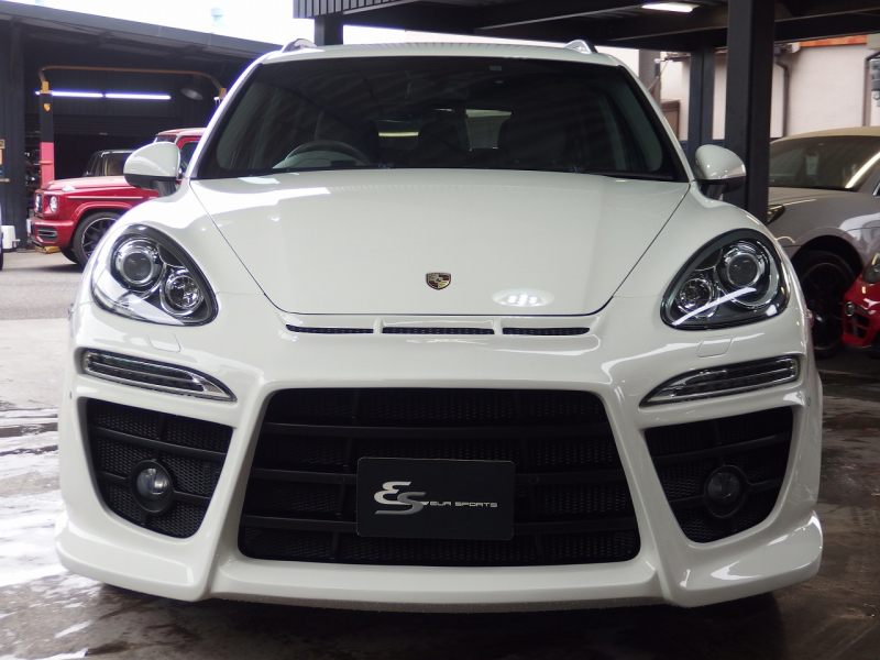 ポルシェ カイエン 正規ディーラー車　右ハンドル EUR-GTエアロ　ESローダウンサス　社外22インチアルミ 中古車