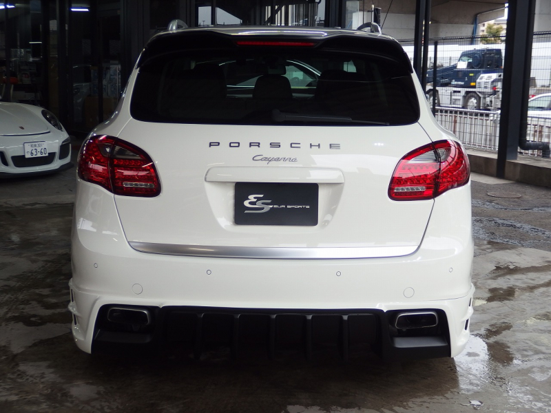 ポルシェ カイエン 正規ディーラー車　右ハンドル EUR-GTエアロ　ESローダウンサス　社外22インチアルミ 中古車