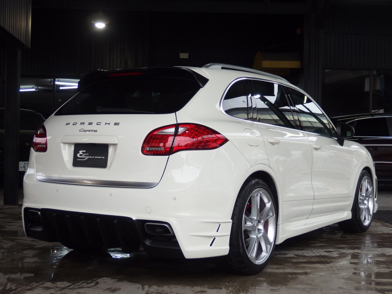 ポルシェ カイエン 正規ディーラー車　右ハンドル EUR-GTエアロ　ESローダウンサス　社外22インチアルミ 中古車