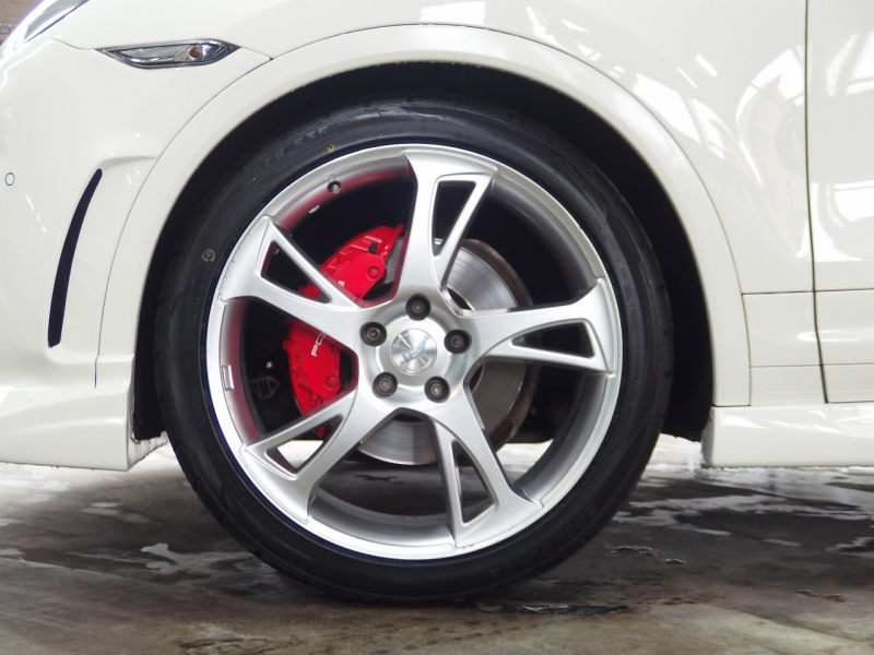 ポルシェ カイエン 正規ディーラー車　右ハンドル EUR-GTエアロ　ESローダウンサス　社外22インチアルミ 中古車