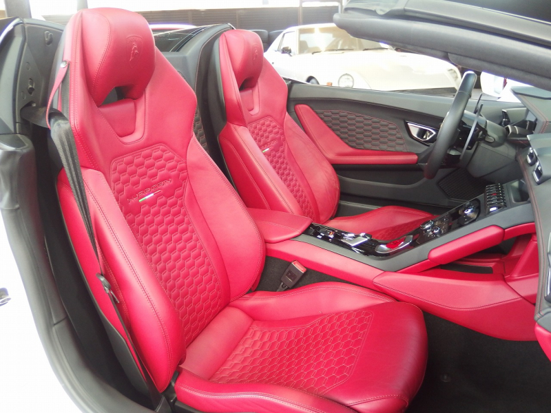 ランボルギーニ&nbsp;ウラカン&nbsp;LP610-4　スパイダー　正規ディーラー車　左ハンドル　純正20インチアルミ　フロントリフター　シートヒーター&nbsp;中古車