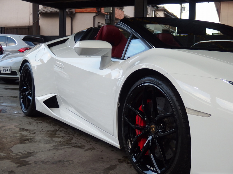 ランボルギーニ&nbsp;ウラカン&nbsp;LP610-4　スパイダー　正規ディーラー車　左ハンドル　純正20インチアルミ　フロントリフター　シートヒーター&nbsp;中古車