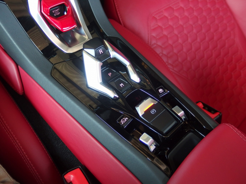 ランボルギーニ&nbsp;ウラカン&nbsp;LP610-4　スパイダー　正規ディーラー車　左ハンドル　純正20インチアルミ　フロントリフター　シートヒーター&nbsp;中古車