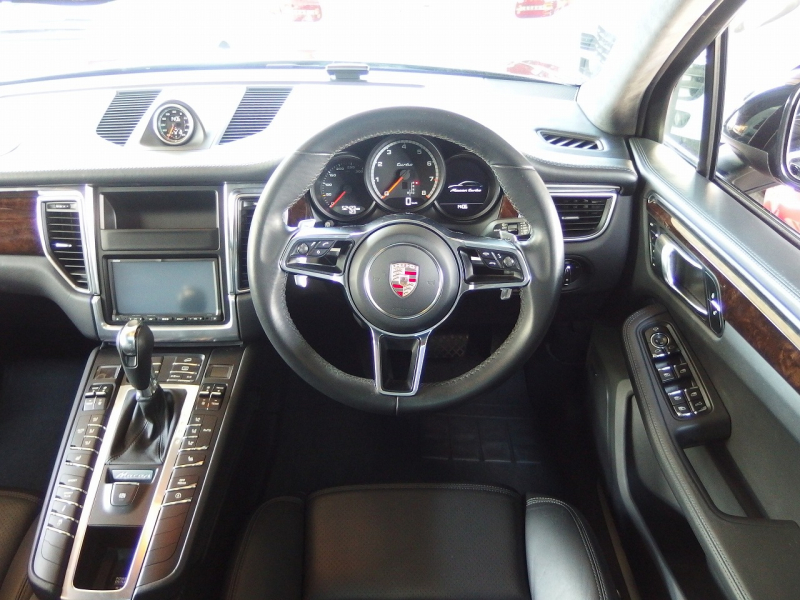 ポルシェ&nbsp;マカン&nbsp;ターボ　EUR-GTエアロ　ES22インチアルミホイール　ESダウンサス　スポーツクロノPKG&nbsp;中古車