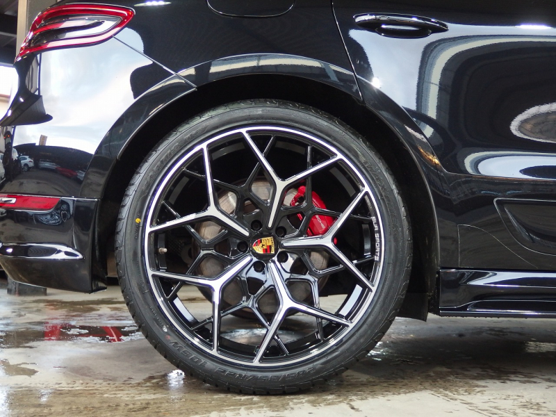 ポルシェ&nbsp;マカン&nbsp;ターボ　EUR-GTエアロ　ES22インチアルミホイール　ESダウンサス　スポーツクロノPKG&nbsp;中古車