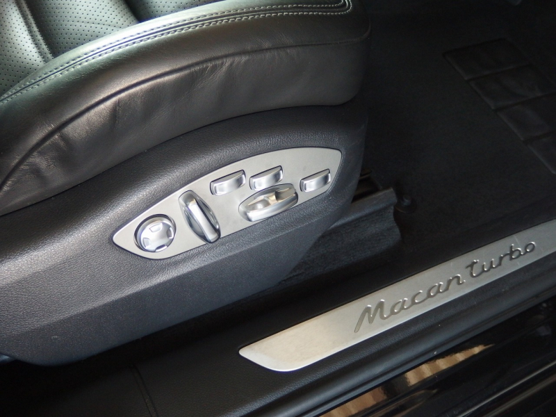 ポルシェ&nbsp;マカン&nbsp;ターボ　EUR-GTエアロ　ES22インチアルミホイール　ESダウンサス　スポーツクロノPKG&nbsp;中古車