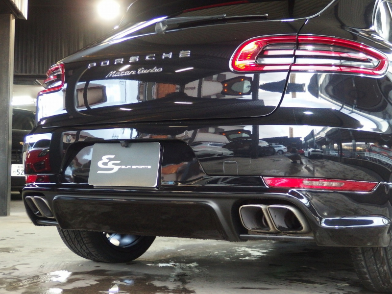 ポルシェ&nbsp;マカン&nbsp;ターボ　EUR-GTエアロ　ES22インチアルミホイール　ESダウンサス　スポーツクロノPKG&nbsp;中古車