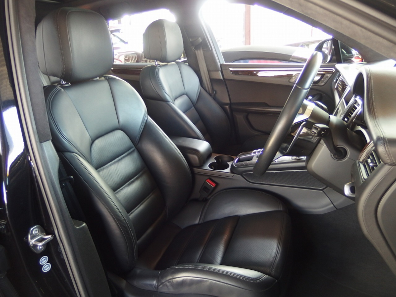 ポルシェ&nbsp;マカン&nbsp;ターボ　EUR-GTエアロ　ES22インチアルミホイール　ESダウンサス　スポーツクロノPKG&nbsp;中古車