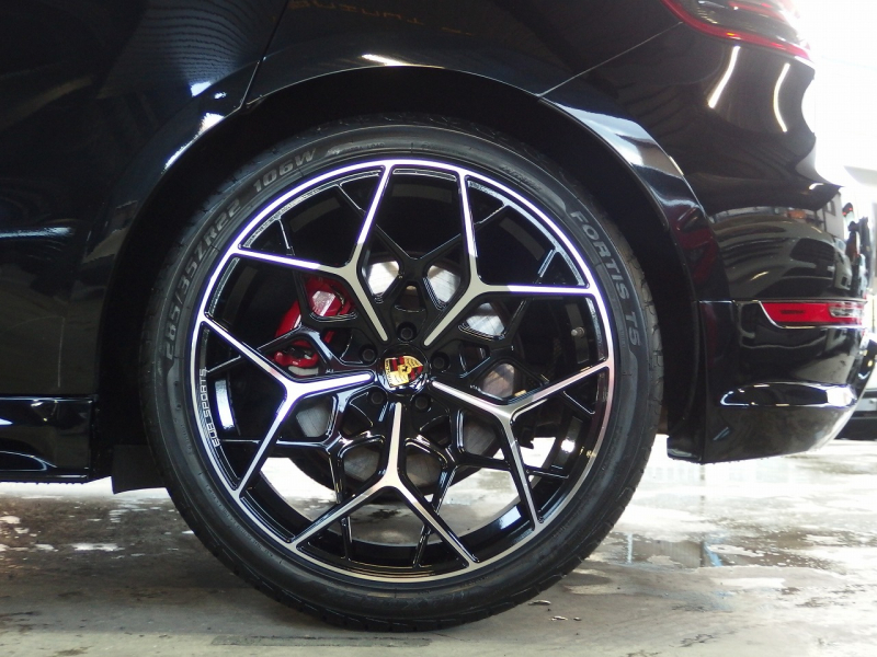 ポルシェ&nbsp;マカン&nbsp;ターボ　EUR-GTエアロ　ES22インチアルミホイール　ESダウンサス　スポーツクロノPKG&nbsp;中古車