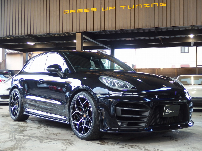 ポルシェ&nbsp;マカン&nbsp;ターボ　EUR-GTエアロ　ES22インチアルミホイール　ESダウンサス　スポーツクロノPKG&nbsp;中古車