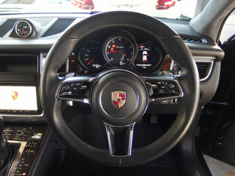 ポルシェ&nbsp;マカン&nbsp;ターボ　EUR-GTエアロ　ES22インチアルミホイール　ESダウンサス　スポーツクロノPKG&nbsp;中古車