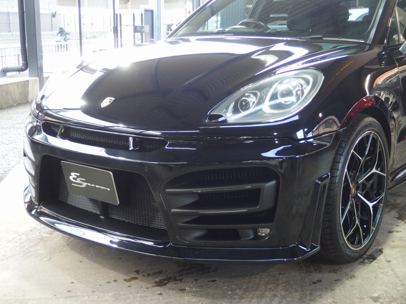 ポルシェ&nbsp;マカン&nbsp;ターボ　EUR-GTエアロ　ES22インチアルミホイール　ESダウンサス　スポーツクロノPKG&nbsp;中古車