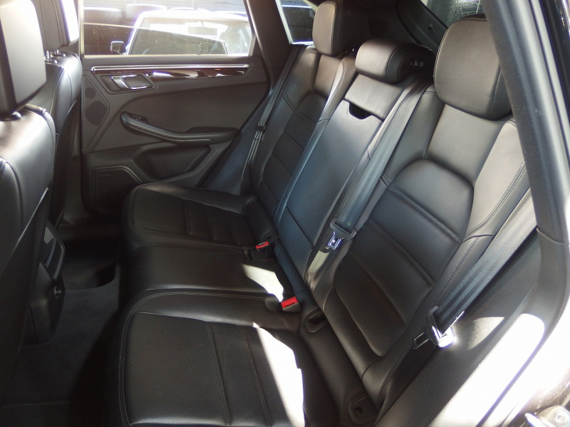 ポルシェ&nbsp;マカン&nbsp;ターボ　EUR-GTエアロ　ES22インチアルミホイール　ESダウンサス　スポーツクロノPKG&nbsp;中古車