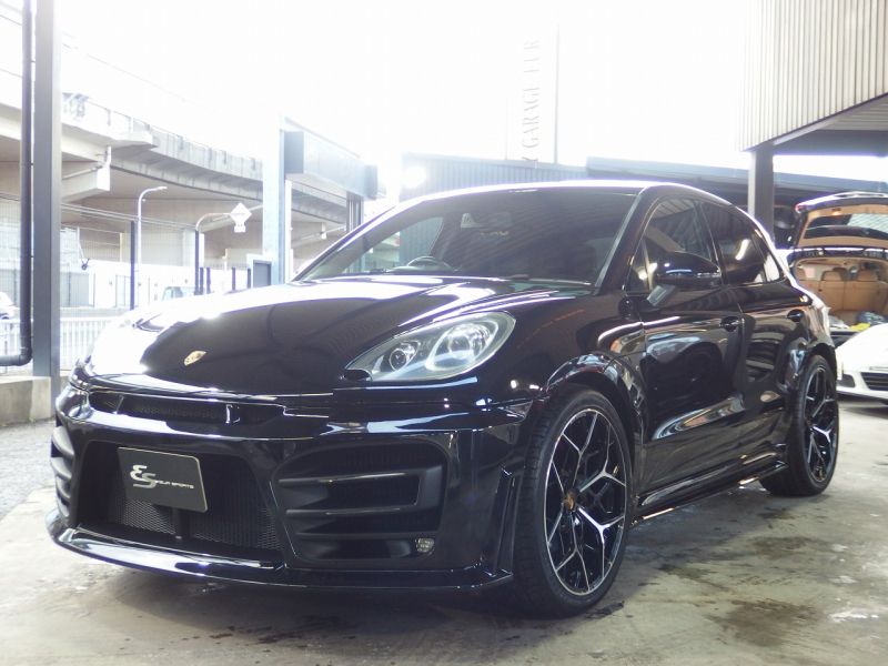 ポルシェ&nbsp;マカン&nbsp;ターボ　EUR-GTエアロ　ES22インチアルミホイール　ESダウンサス　スポーツクロノPKG&nbsp;中古車