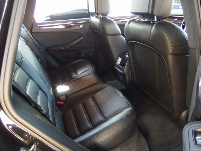 ポルシェ&nbsp;マカン&nbsp;ターボ　EUR-GTエアロ　ES22インチアルミホイール　ESダウンサス　スポーツクロノPKG&nbsp;中古車