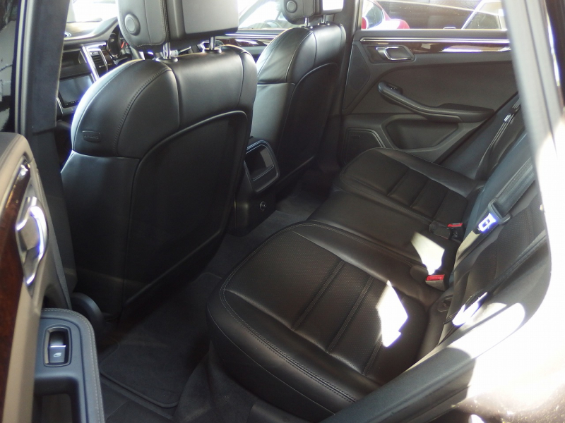 ポルシェ&nbsp;マカン&nbsp;ターボ　EUR-GTエアロ　ES22インチアルミホイール　ESダウンサス　スポーツクロノPKG&nbsp;中古車