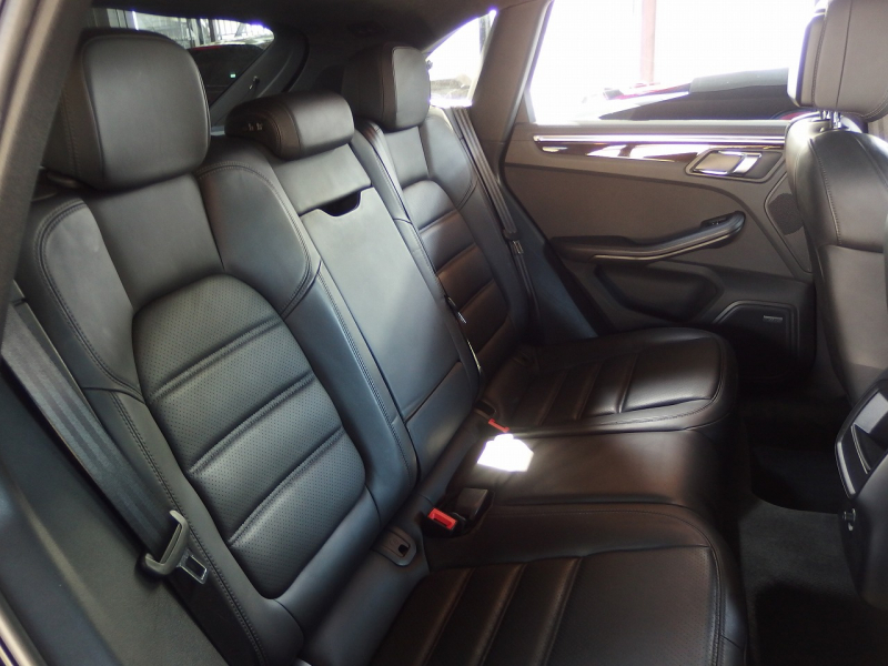 ポルシェ&nbsp;マカン&nbsp;ターボ　EUR-GTエアロ　ES22インチアルミホイール　ESダウンサス　スポーツクロノPKG&nbsp;中古車